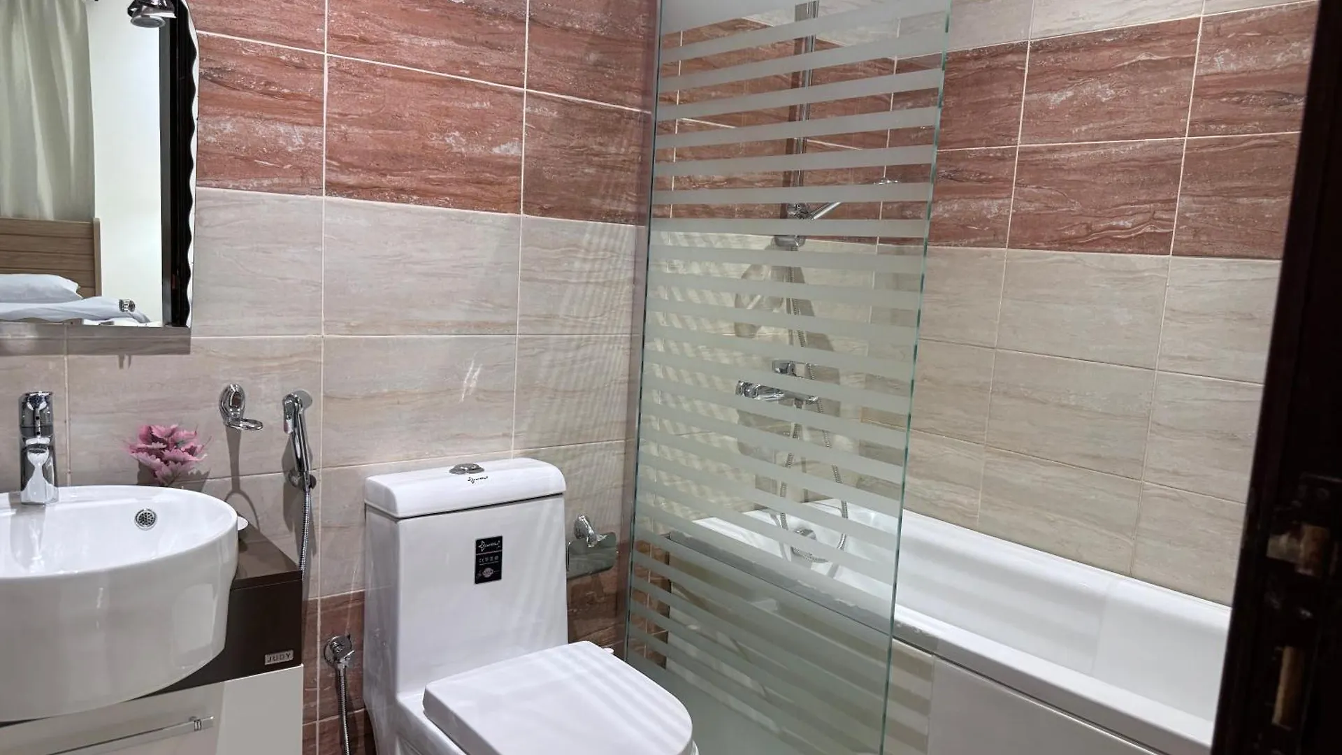 Urban Bunks Hostel - سرير في غرفة مشتركة Riade