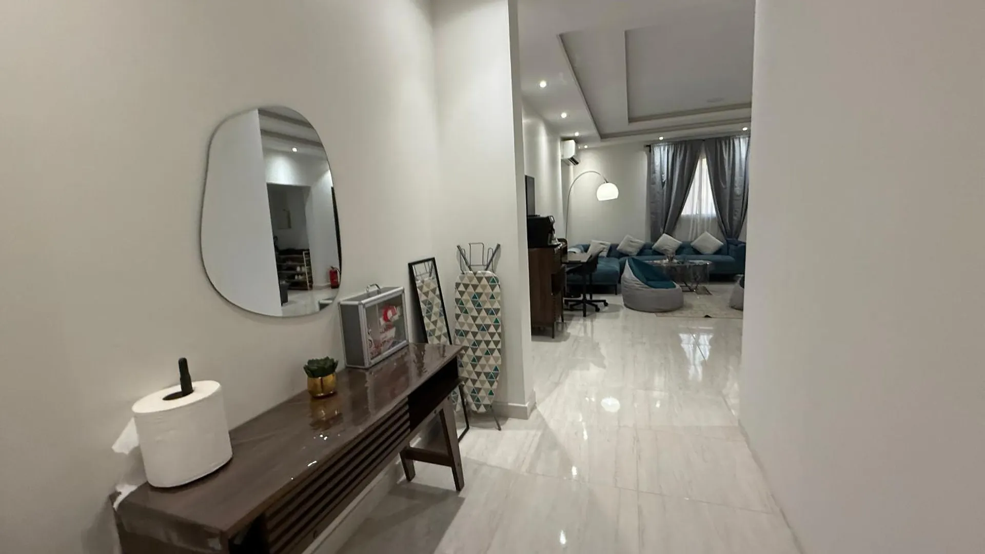 Urban Bunks Hostel - سرير في غرفة مشتركة الرياض