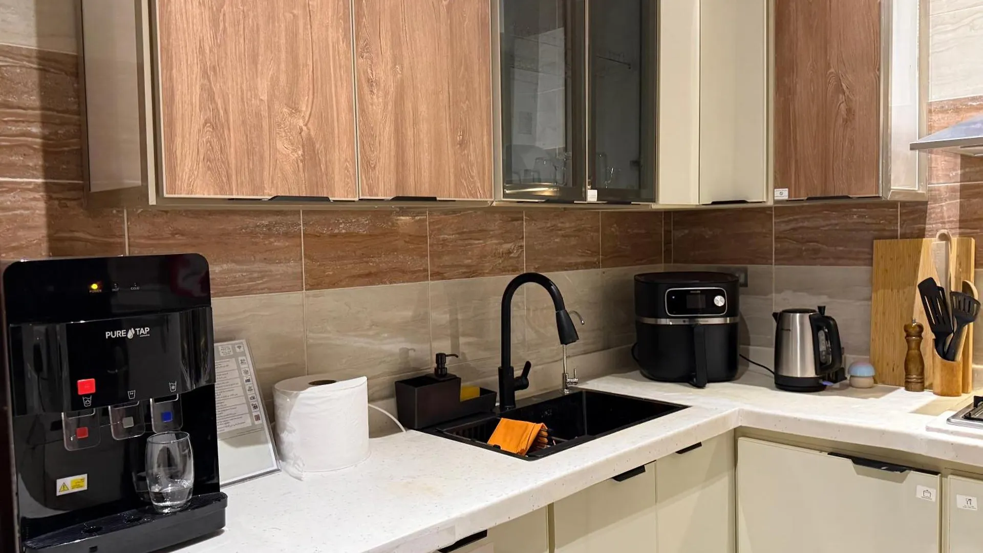 Urban Bunks Hostel - سرير في غرفة مشتركة الرياض
