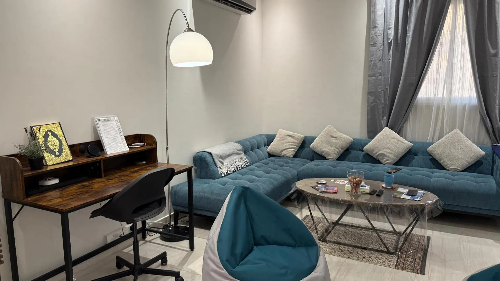 Urban Bunks Hostel - سرير في غرفة مشتركة الرياض